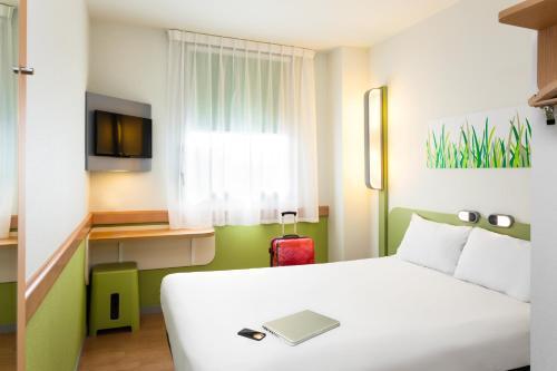 B&B Hotel Zaragoza Plaza Mozart ภายนอก รูปภาพ